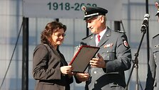Užkirsti kelią nusikaltimams ar atskleisti jau padarytus padėjusiems kauniečiams policija kasmet įteikia padėkas ir specialią skulptūrą - angelą "Gėrio sergėtojas".