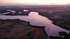 &Scaron;ią vasarą &scaron;eima praleido gyvendama kemperyje prie Daugų ežero