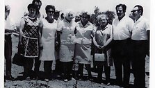Igos Makutėnienės močiutė Sofija (trečia i&scaron; kairės) su II Pasaulinio karo metu i&scaron;gelbėtais žydais