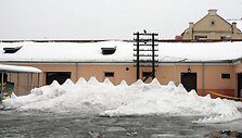 Moksleivių sukurtas sniego drakonas