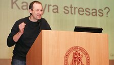 Paskutinėje paskaitoje dr. A.Perminas (nuotr.) patarė moksleiviams, kaip įveikti negatyvųjį stresą ir paversti jį pozityviuoju, kuris skatina vidinę motyvaciją.
