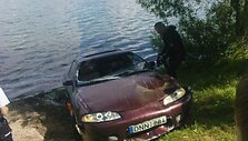 I&scaron; Lampėdžių ežero i&scaron;traukta ma&scaron;ina