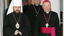 Maskvos Patriarchato I&scaron;orinių Bažnytinių Ry&scaron;ių Departamento Pirmininkas Metropolitas Hilarijonas ir Kauno arkivyskupijos metropolitas Sigitas Tamkevičius