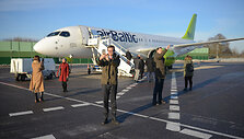 Pirmojo skrydžio su &bdquo;Bombardier CS300&ldquo; akimirkos