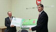 Druskininkų ir Kauno merų pasira&scaron;yta sutartis apibendrino bendro e.bilieto &scaron;iuose miestuose projektą