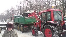 I&scaron; Laisvės alėjos i&scaron;vežamas sniegas.