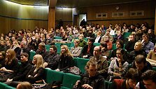 Filmai bus rodomi bibliotekos salėje.