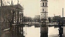 Praėjusiame &scaron;imtmetyje smarkiausiai Neries vanduo i&scaron;siliejo 1931 m. Potvynio metu žmonės plaukiojo valtimis po dabartines Žygimantų, T.Vrublevskio, Tilto, Olimpiečių gatves.