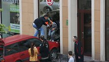 Avarija įvyko Klaipėdos senamiestyje, Tiltų gatvėje.