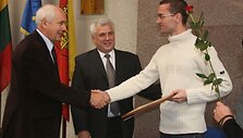 T.Bukis pagerbtas už darbą informacinių technologijų srityje. 2010 m. spalio 11 d.