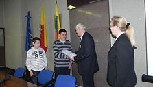 Prizą atsiėmė filmuko nugalėtojai.