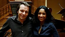 Klaipėdos publikai pristatomas Prancūzijos operos solistės M.L&eacute;ger bei pianisto R.Cardinale koncertas. 
