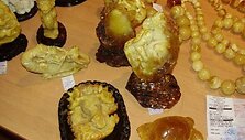 Kontrabandininkai per sieną bando gabenti ir gintaro žaliavą, ir jo dirbinius. 