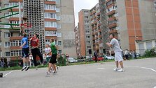 Apleistos krep&scaron;inio aik&scaron;telės renovacija &ndash; Nacionalinės pastatų administratorių asociacijos iniciatyvos &bdquo;Mūsų kiemas&ldquo; dalis. 