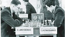 V.Landsbergis &scaron;achmatais žaidžia nuo jaunystės.