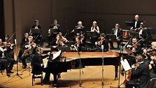 Tarptautinių konkursų laureatas 56 metų pianistas Aleksandras Paley, garsėjantis fenomenalia atmintimi, daug koncertuoja visoje Europoje, &Scaron;iaurės ir Pietų Amerikoje. Penktadienį jis gros drauge su Klaipėdos kameriniu orkestru.