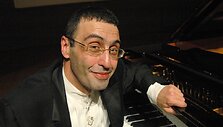 Alexander Paley &scaron;e&scaron;tadienį gros Klaipėdos koncertų salėje.