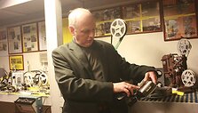 Gargždi&scaron;kis Jonas Mikutis kino techniką renka metų metus. 