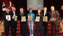 Pirmieji apdovanojimų laureatai Kęstutis Me&scaron;kys, Algirdas Guzauskas, Vita Petrauskienė, Živilė Narvilaitė, Vilma Skvarčinskienė, Inga Gelžinytė, Artūras Kiguolis.