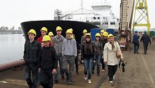 Vakarų laivų gamykloje rengiamos pažintinės ekskursijos mokiniams.