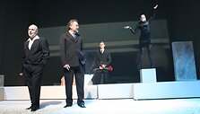 Spektaklis &bdquo;Mergaitė, kurios bijojo Dievas&ldquo; užbaigs Klaipėdos dramos teatro sezoną.