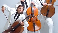 &bdquo;Melo-M&ldquo; - &scaron;iuolaikinė trijų violončelininkų grupė, i&scaron;garsėjusi i&scaron;dykėli&scaron;ku įvaizdžiu.