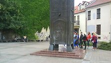 Po  ispanų turistų užpuolimo du i&scaron; tie patys valkatos persikėlė i&scaron; vieno skvero į kitą. 