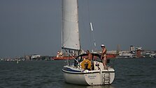 Buriavimu kasmet užsikrečia vis daugiau žmonių, vieni įsigyja naujas, kiti jau naudotas jachtas, tačiau visiems tai tampa geriausiu laisvalaikio praleidimo būdu. 