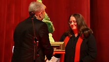 &bdquo;Padėkos kaukė&ldquo; &scaron;iemet atiteko ir Klaipėdos lėlių teatrų režisierei Jūratei Janu&scaron;kevičiūtei. 
