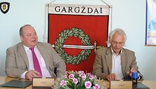 Klaipėdos rajonas Sigitas Karbauskis pasira&scaron;ė sutartį su Klaipėdos universiteto rektoriumi Vladu Žulkumi.