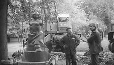 Statoma V.Balsio skulptūra &bdquo;Dvi mylimos&ldquo;. 1986m.  