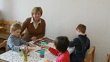 Socialiniai darbuotojai negali i&scaron;gyventi i&scaron; savo menkų algų.
