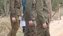 Muziejaus atidarymo dieną po teritoriją zujo kari&scaron;kiais persirengę vyrai.