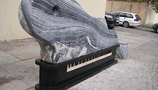 Klaipėdos senamiestyje pastatyta nauja skulptūra, skirta džiazuojančiam miestui.