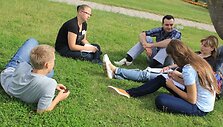 Savaitgalį &Scaron;ventojoje posėdžiavęs jaunimas tikino, kad didžiausia problema pajūryje &ndash; stokojama vietų, kur būtų galima turiningai leisti laisvalaikį. 