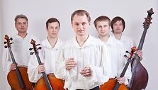 Liudas Mikalauskas su kvartetu &bdquo;Brass Arco&ldquo; parengė programą Vytauto Kernagio kūrybai prisiminti. 