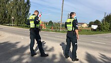 Klaipėdos rajone pareigūnai surengė reidą ir tikrino eismo dalyvius: automobilių, paspirtukų, dviračių vairuotojus.