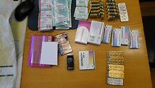 Klaipėdietė Senajame turguje prekiavo medikamentais, tarp jų rasta ir dėžutė su užra&scaron;u &bdquo;Viagra&ldquo;.