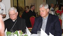Tel&scaron;ių vyskupas Jonas Boruta ir Klaipėdos meras Vytautas Grubliauskas maldos pusryčiuose Klaipėdoje. 