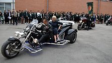 Nors būdama paauglė V.Prižgintienė žadėjo, kad pedagogikos niekada nesirinks, dabar sako, kad su malonumu eina į darbą ir ypač džiugiai pasitinka vis kažką naujo atne&scaron;ančias rugsėjo 1-ąsias. 