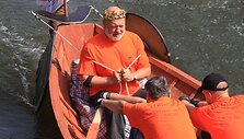 Eugenijus Gentvilas per Jūros &scaron;ventę surengtose lenktynėse Danės upėje ėmėsi vadovauti komandai. 