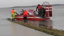 Stoni&scaron;kių seniūnijoje, Pagėgių savivaldybėje, į užlietas sodybas buvo plukdomi vaistai.