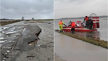 Potvynio jėga nuplovė pernai i&scaron;piltą asfaltą nuo kelio. Žmonės Stoni&scaron;kių seniūnijoje pasiekiami tik laiveliu.