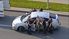 &Scaron;iaulių gatvėmis važinėjo vos ant kojų pastovinčio vyro vairuojamas automobilis