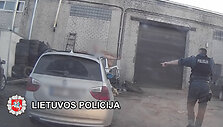 Įgyvendinę tarptautinę operaciją pareigūnai i&scaron; rinkos i&scaron;ėmė kilogramus narkotikų, aptiko ginklų ir vogtų daiktų.