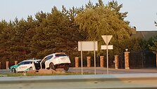 Ant akmenų užlėkęs &bdquo;Nissan&ldquo;