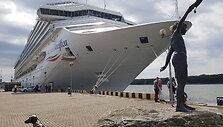Uostamiestyje vie&scaron;i didžiulis kruizinis laivas &bdquo;Costa Pacifica&ldquo;