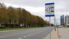 Taikos pr. pradžioje esantis greičio matuoklis.