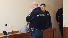 Nepilnametis įtariamas pasikėsinimu apiplė&scaron;ti.