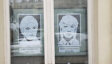 Stasės Vilkienės karpyti laisvės gynėjų portretai Klaipėdos rotu&scaron;ės languose